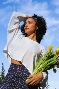 Vitality Flow Crop Long Sleeve - Snow
