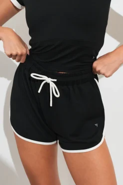 Vitality Motive® Dolphin Short - Midnight Contrast