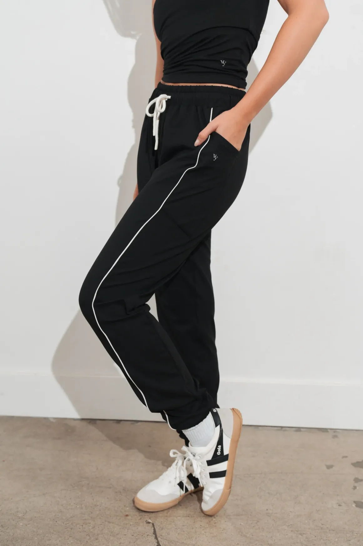 Vitality Motive® Jogger - Midnight Contrast