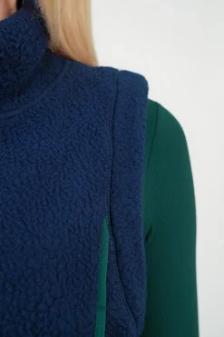 Vitality Polar Fleece Cropped Vest - Oxford
